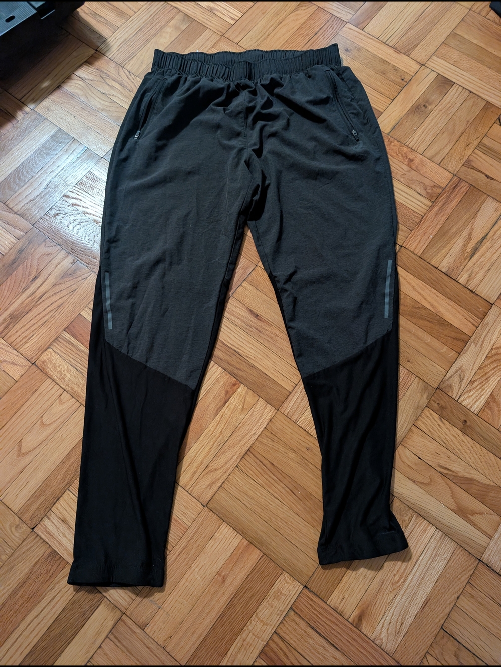Asics Men's Two-Tone Black & Dark Gray Jogger Sweatpants